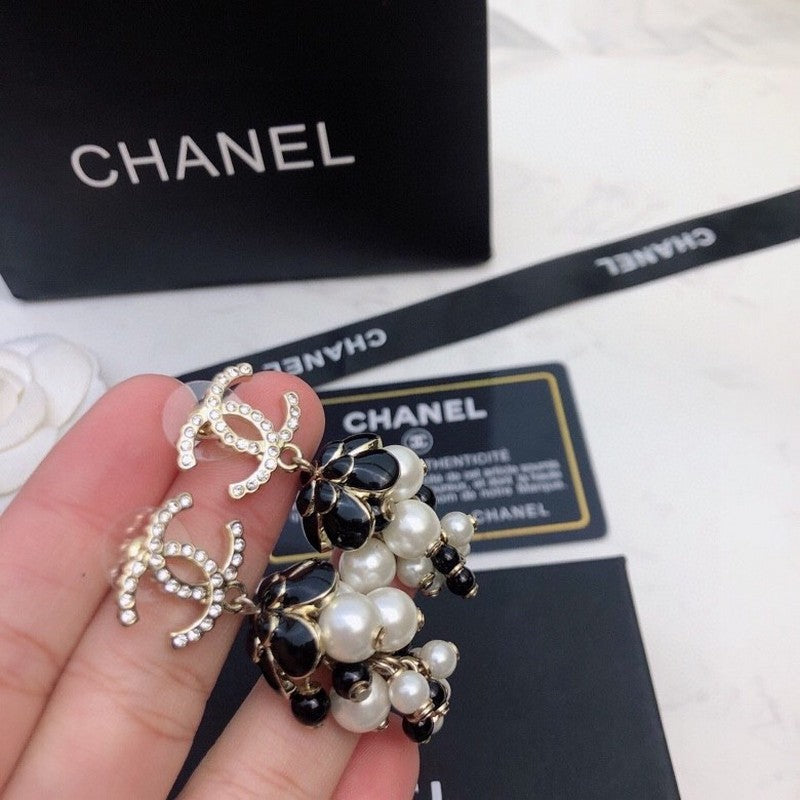 18K Chanel Black & White Pearl Gold Earrings