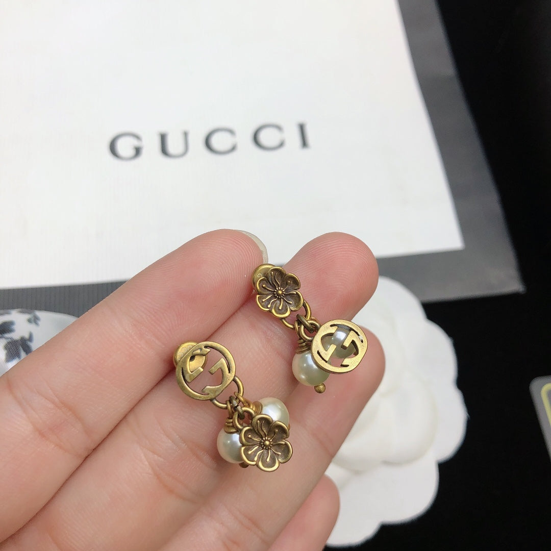 18K Gucci Flower & Pearl Pendant Earrings