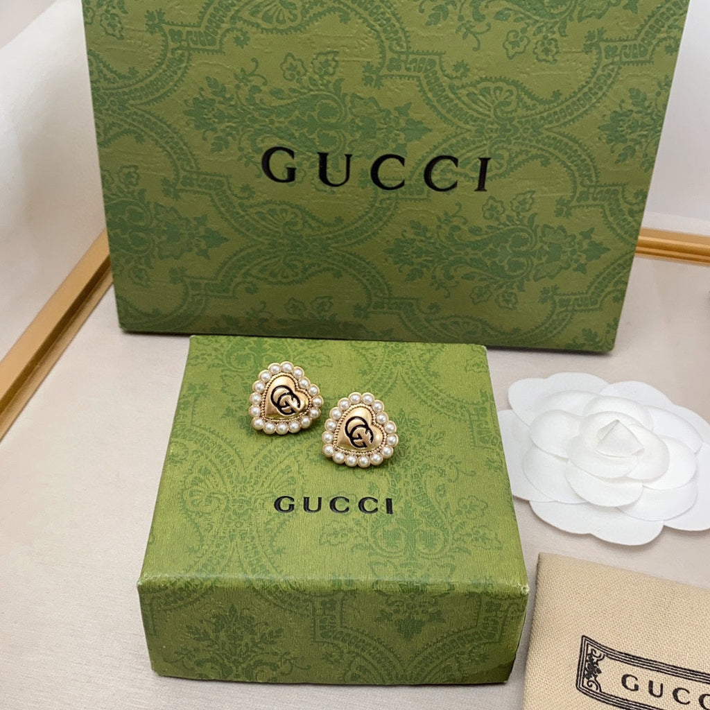 18K Gucci Heart Pearl Earrings