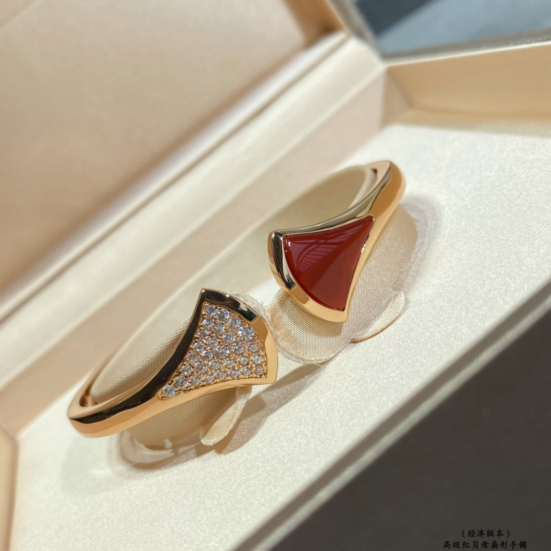 18K BVLGARI BV DIVAS' DREAM Carnelian Bangle Bracelet