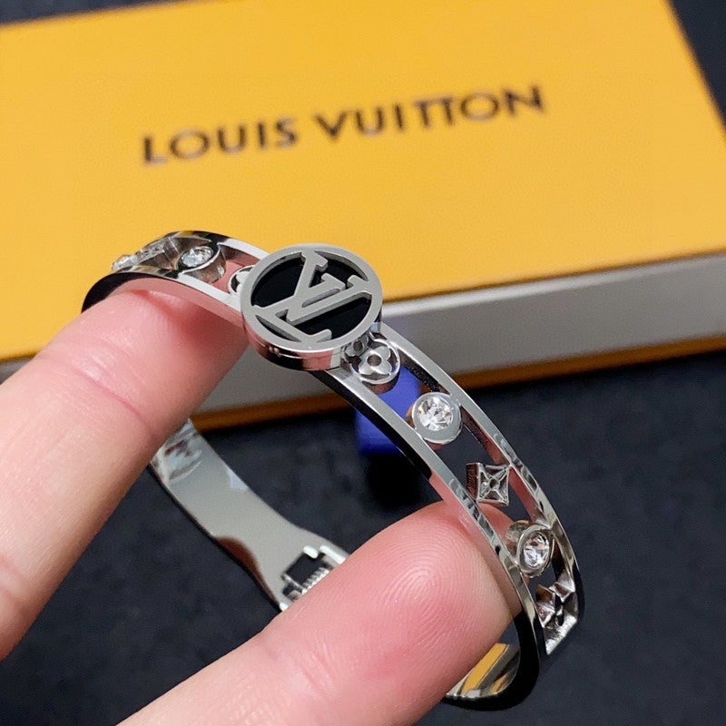 18K Louis Vuitton Diamond Bracelet