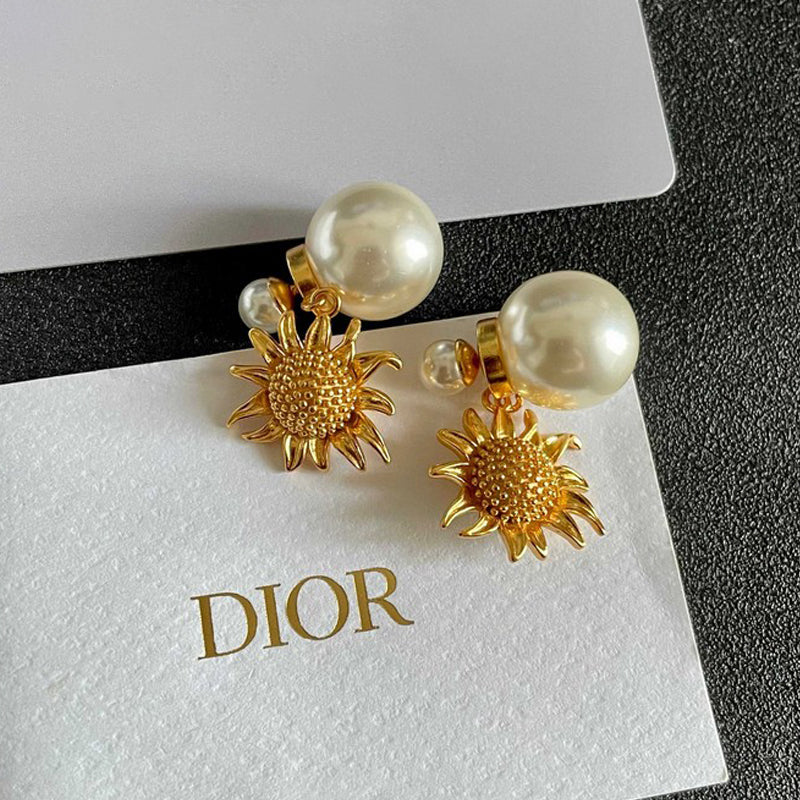 18K Dior Vintage Flower Earrings