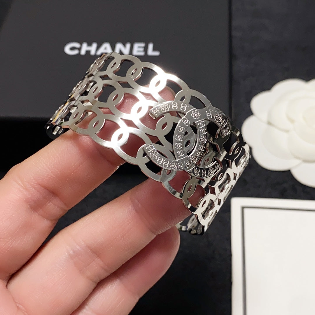 18K Chanel Vintage Cuff Bracelet