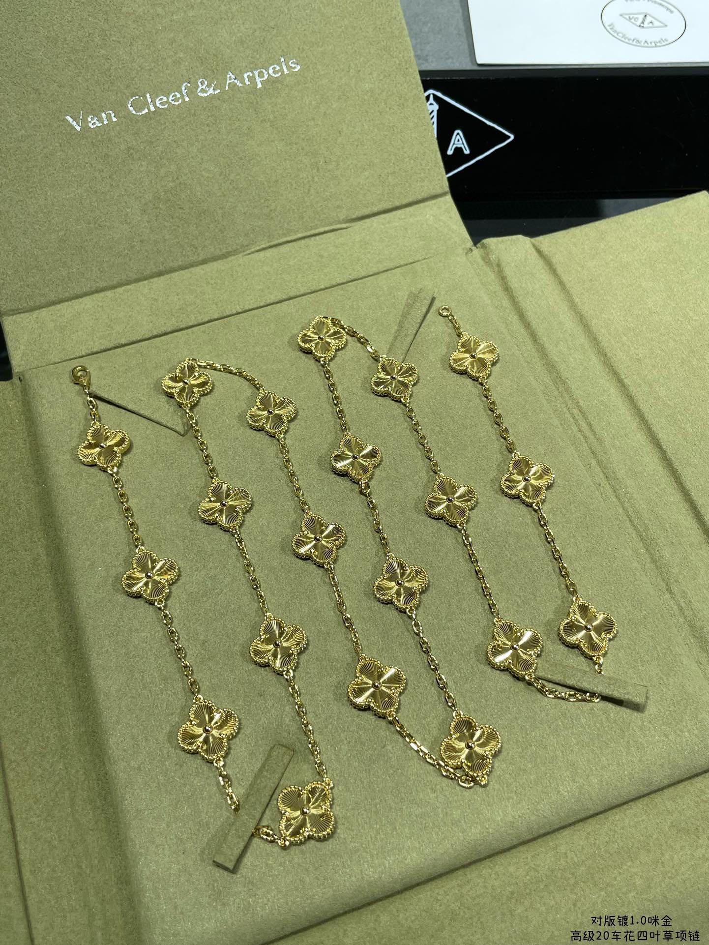 18K Van Cleef & Arpels Vintage Alhambra 20 Motifs Long Necklace