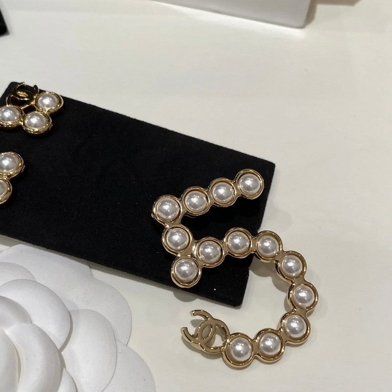 18K Chanel No.5 Pearl Gold Brooch