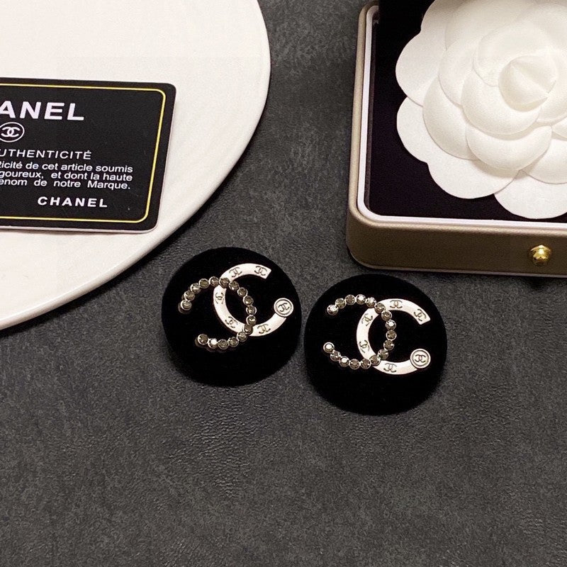 18K Chanel Black Earrings