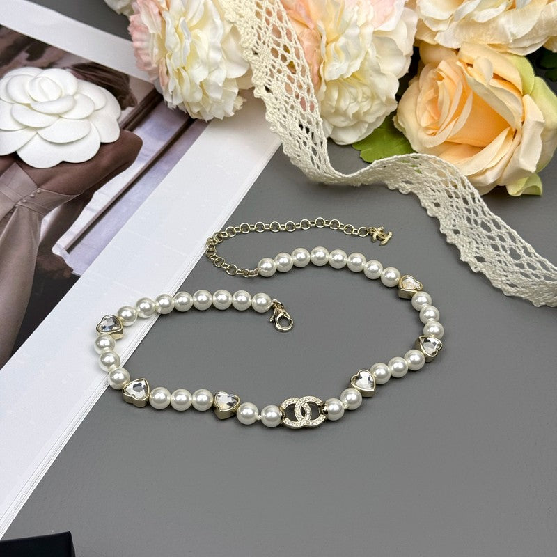 18K Chanel 25B Pearl Heart Choker Necklace