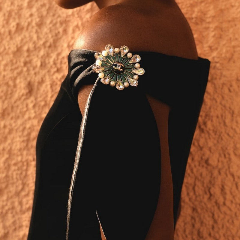 18K Chanel 26C Crystal Green Brooch
