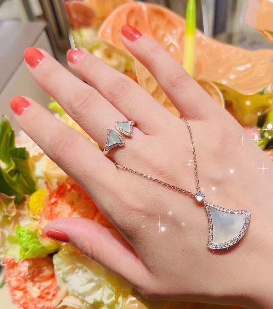 18K BVLGARI BV Divas' Dream Pearl Ring