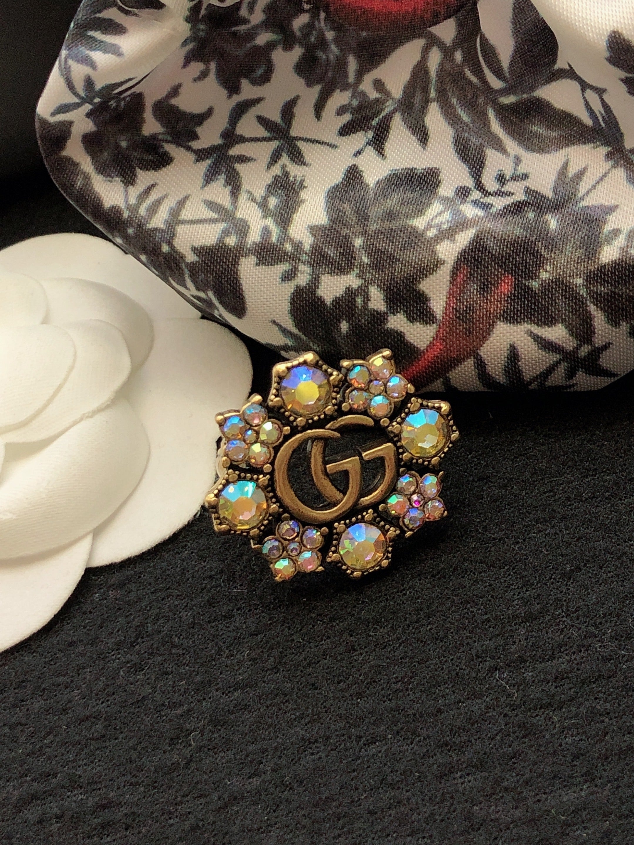 18K Gucci Crystal Flower Ring