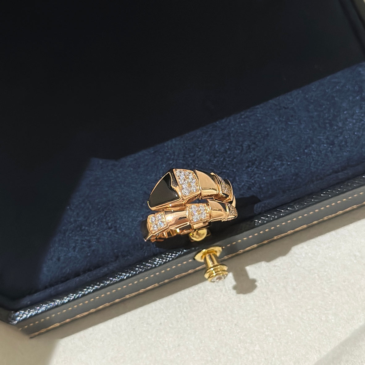 18K BVLGARI BV Serpenti Viper Black Ring