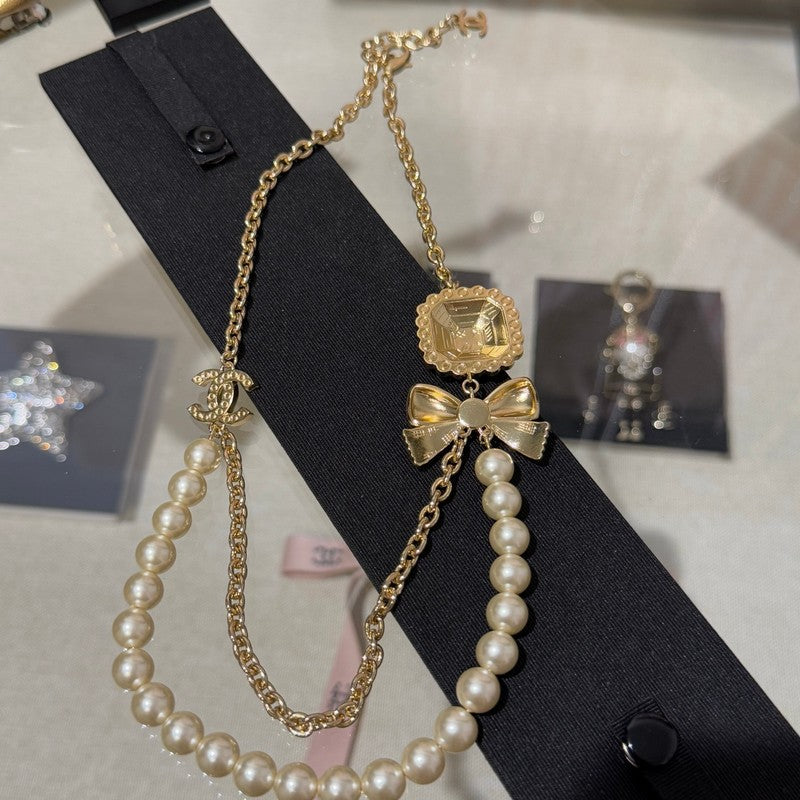 18K Chanel 25K Butterfly Pearl Necklace