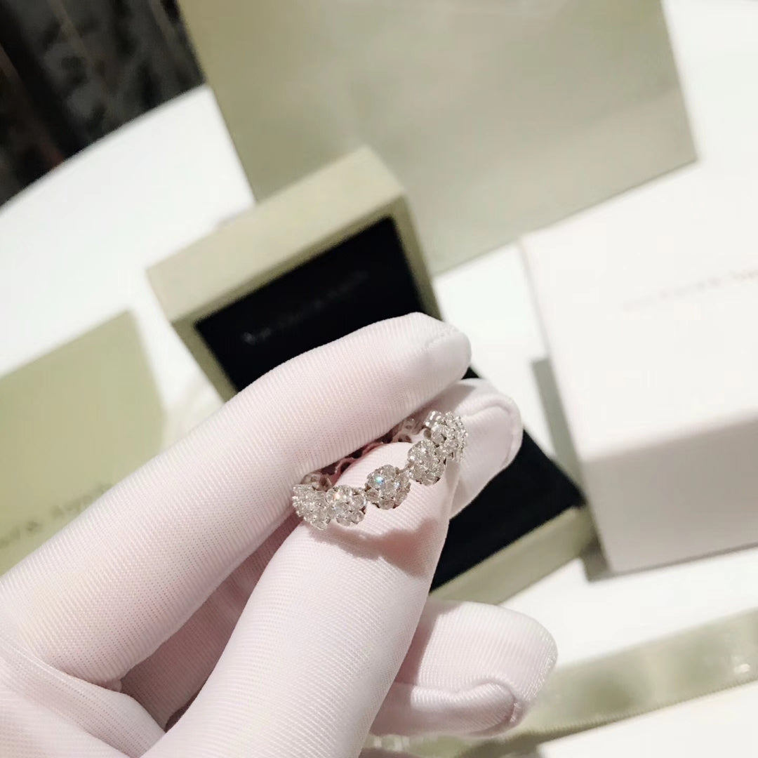 18K Van Cleef & Arpels Fleurette Wedding Diamond Ring