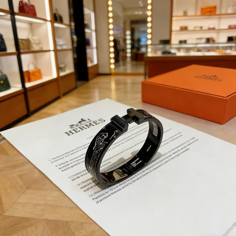 18K Clic Hermes Black Color Bracelet