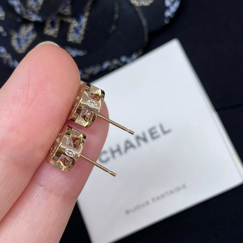 18K Chanel Gold Diamond Button Earrings