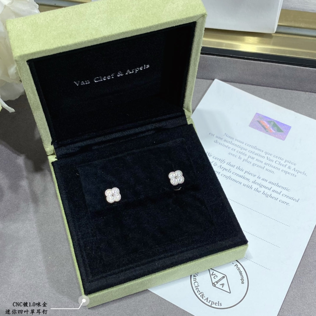 18K Van Cleef & Arpels Vintage Alhambra Diamonds Earrings