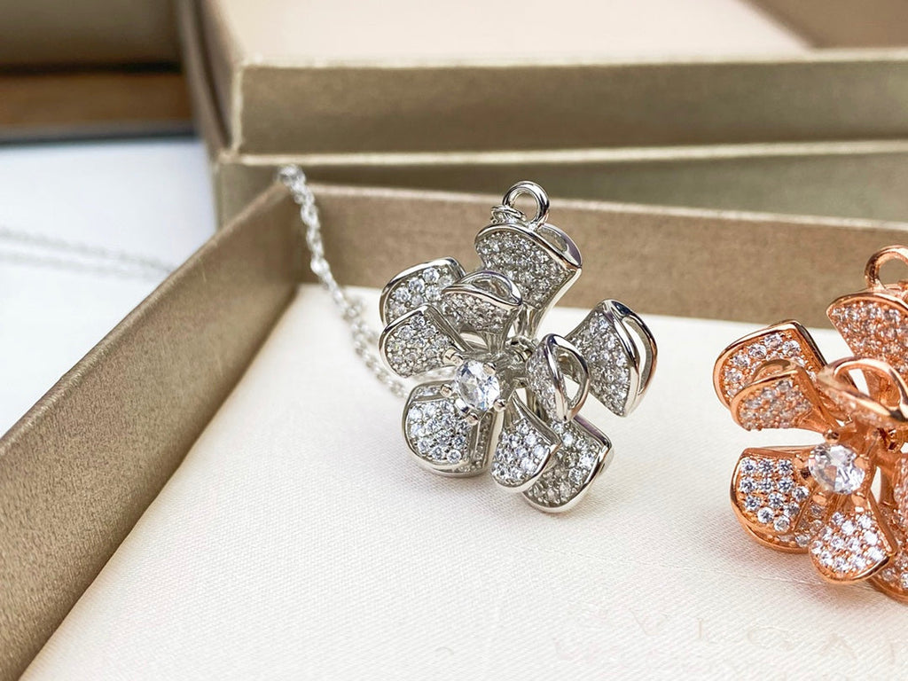 18K BVLGARI BV DIVAS' DREAM Necklace