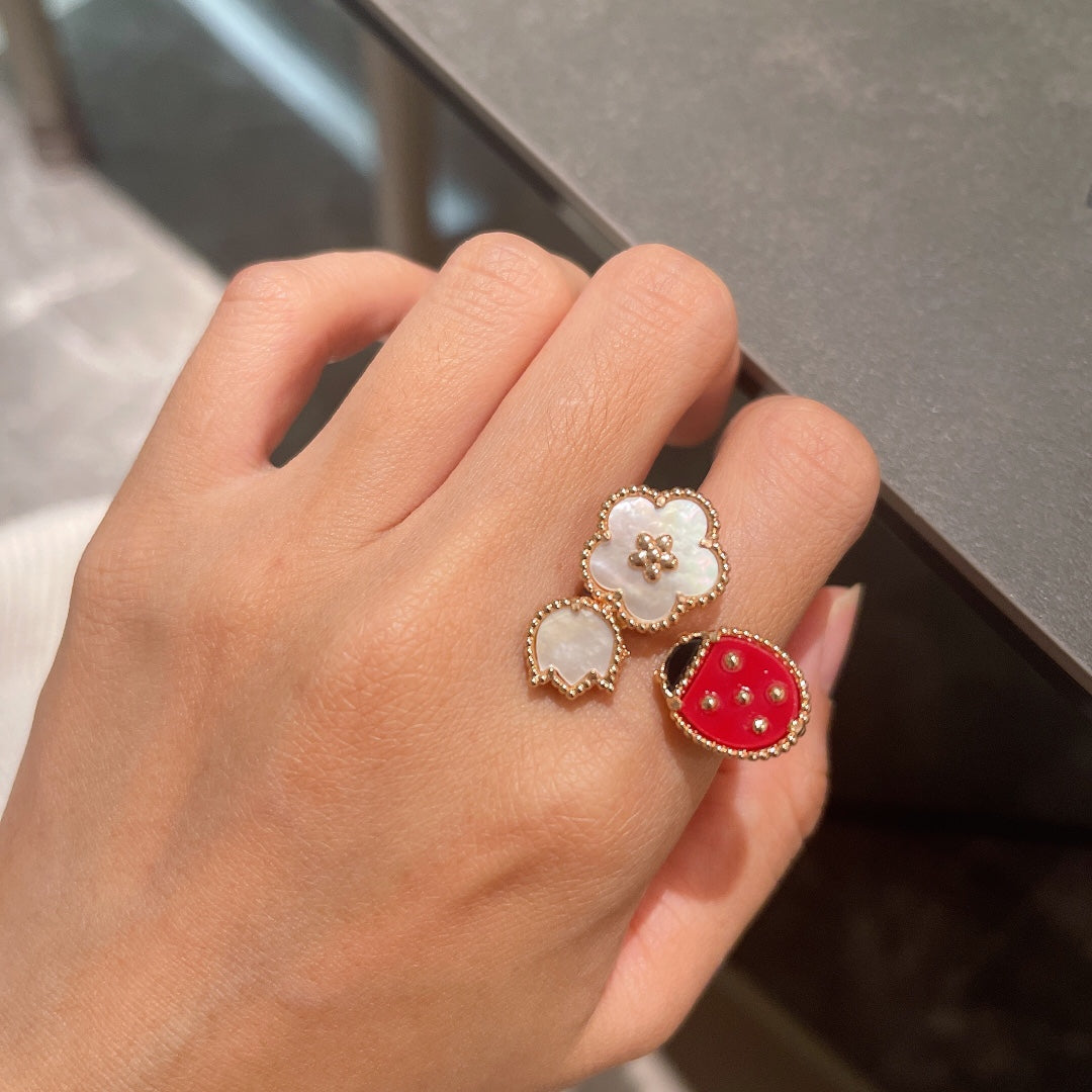 18K Van Cleef & Arpels Lucky Spring Ring