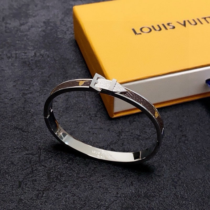 18K Louis Vuitton Vintage White Gold Bracelet
