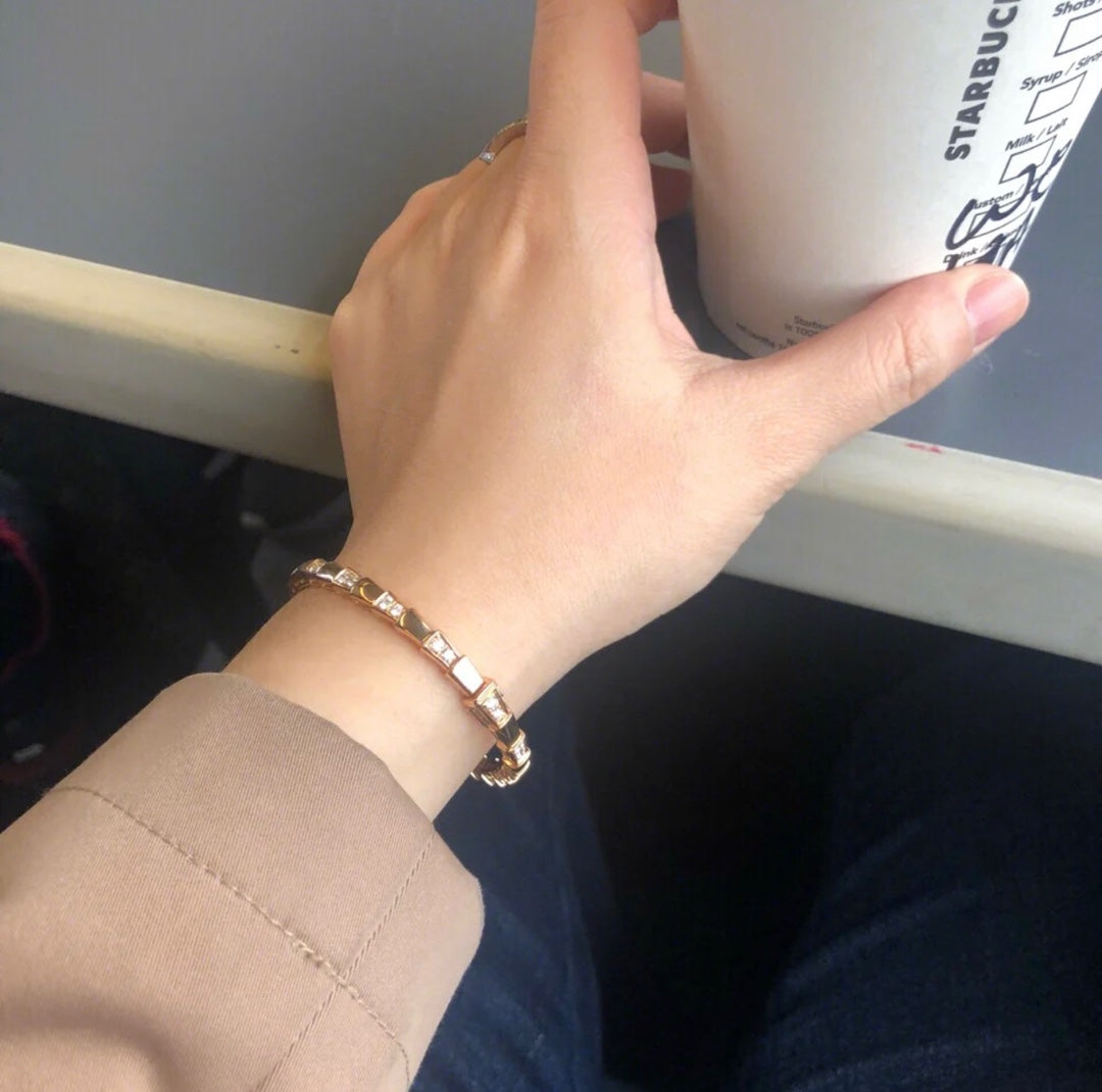 18K BVLGARI BV Serpenti Viper Demi Pave Diamond Bracelet