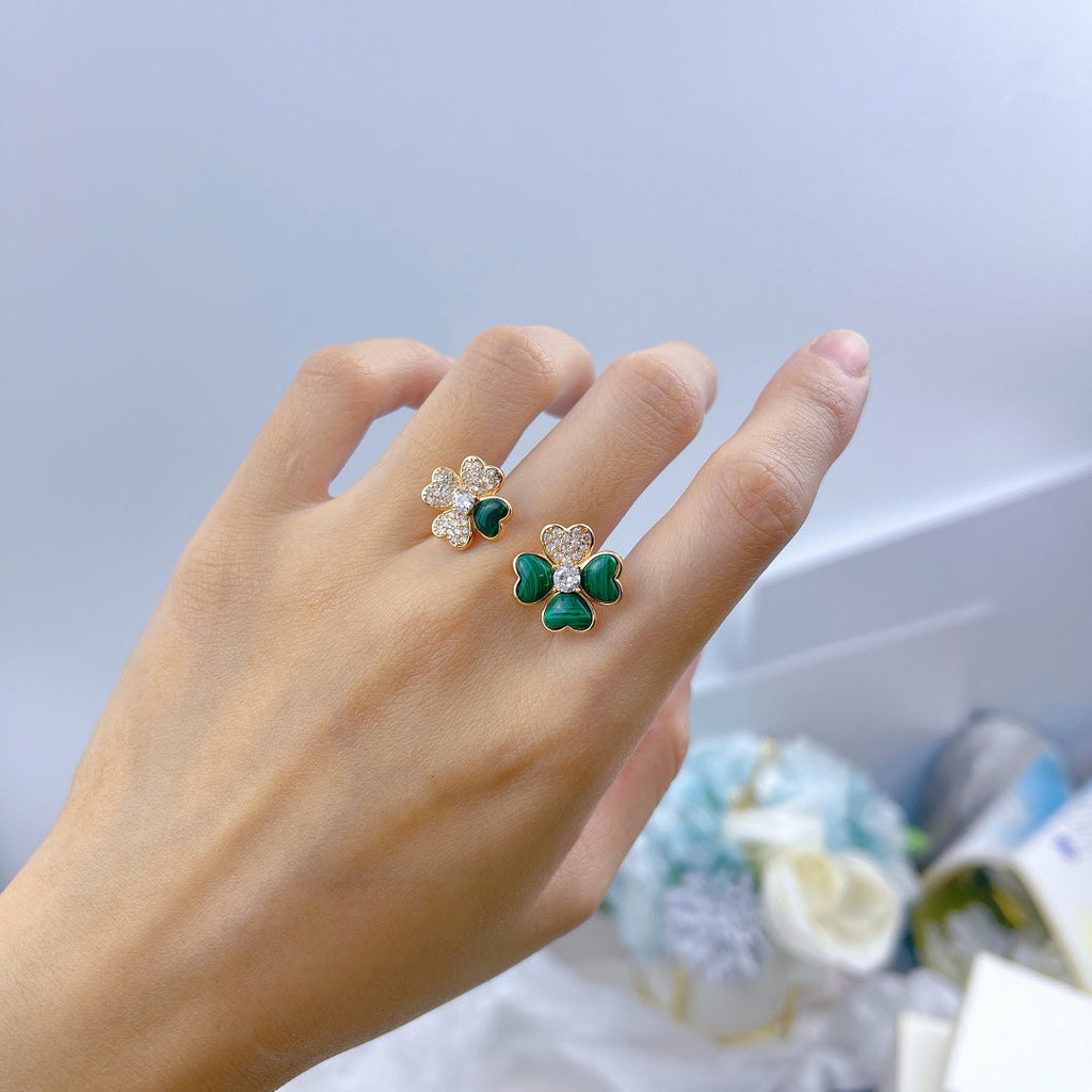18K Van Cleef & Arpels Cosmos Between the Finger Diamond Ring