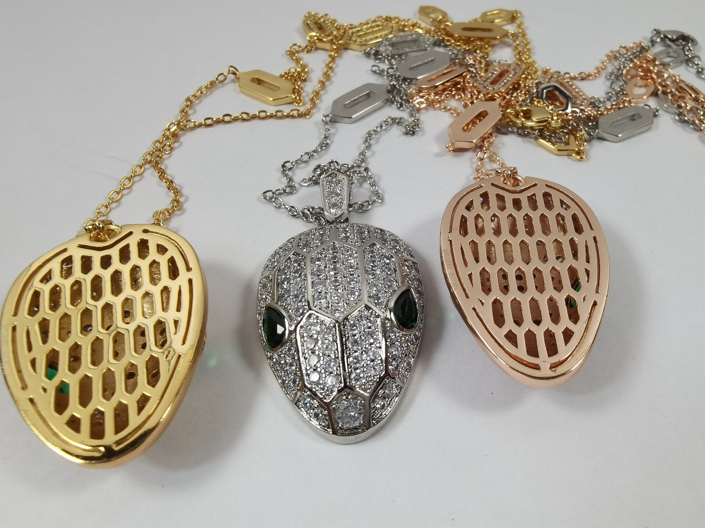 18K BVLGARI BV Serpenti Emerald Necklace