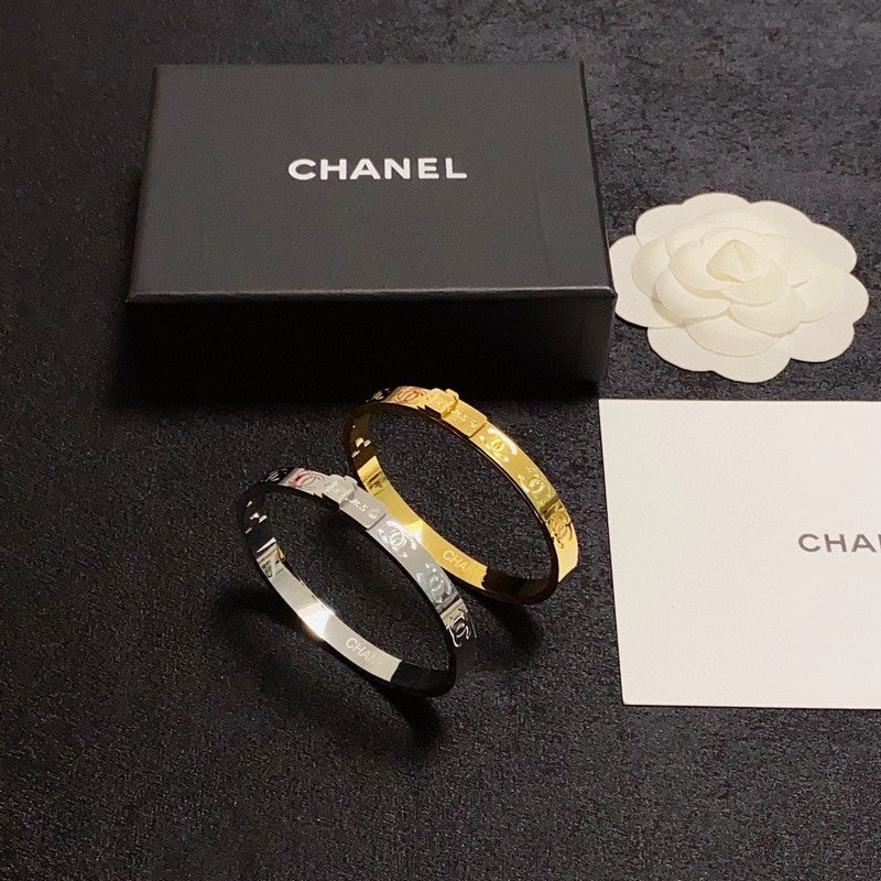 18K Chanel Diamond Bracelet