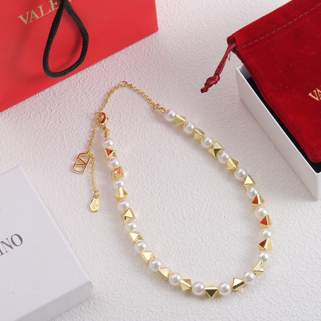 18K Valentino Vlogo Rockstud Pearls Necklace