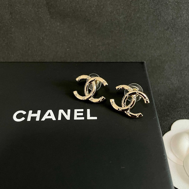 18K Chanel Vintage Gold Earrings