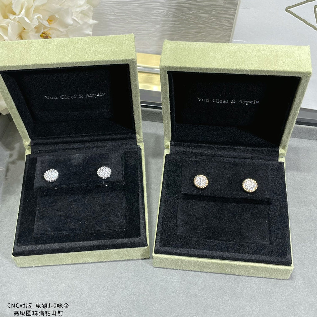 18K Van Cleef & Arpels Perlee Diamonds Earrings