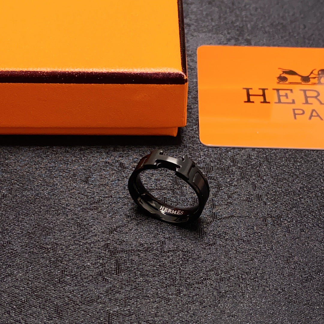 18K Clic Hermes So Black Ring
