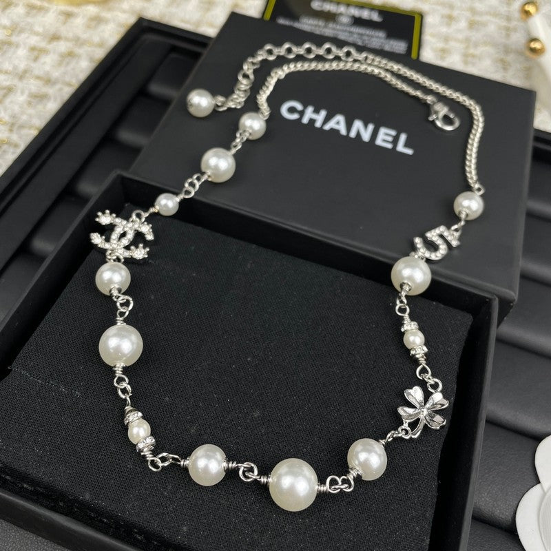 18K Chanel N.5 Choker Diamond Necklace