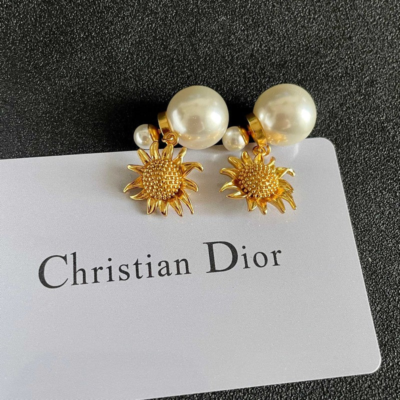 18K Dior Vintage Flower Earrings