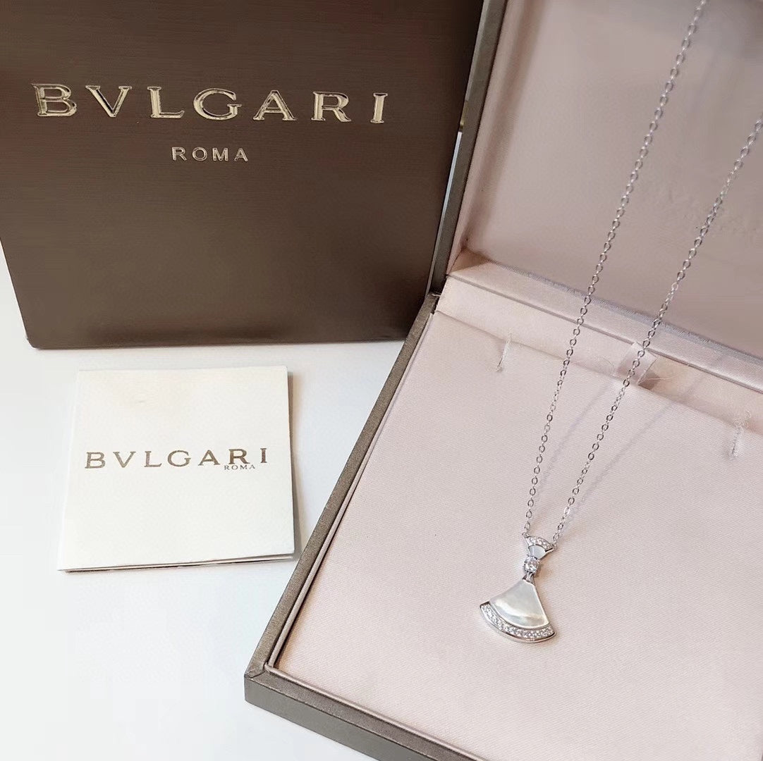 18K BVLGARI BV Divas' Dream Pearls Necklace