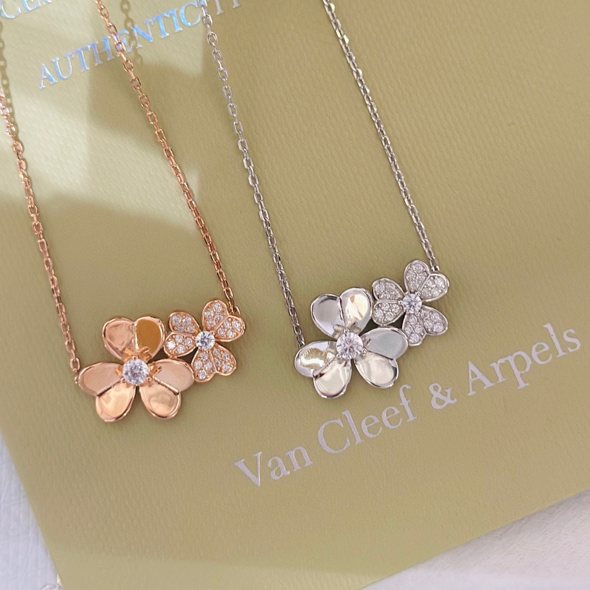 18K Van Cleef & Arpels Frivole Clover Clover Necklace