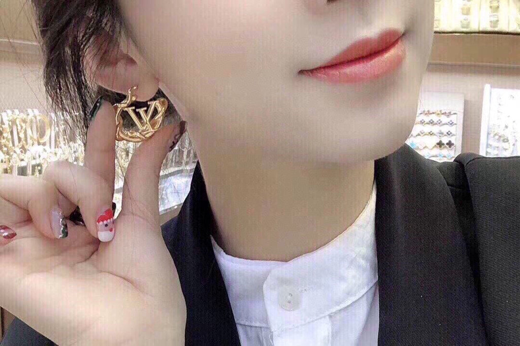 18K Louis Vuitton Garden Louise Hoop Earrings