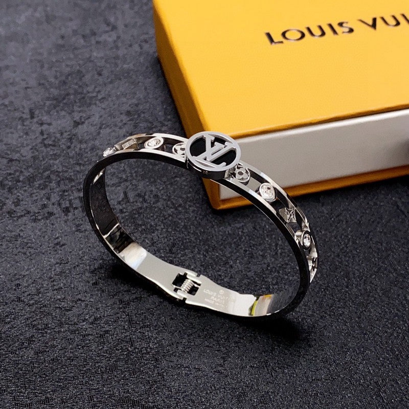 18K Louis Vuitton Diamond Bracelet