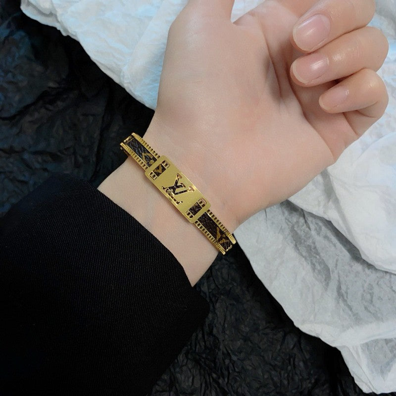 18K Louis Vuitton Vintage Brown Gold Bracelet