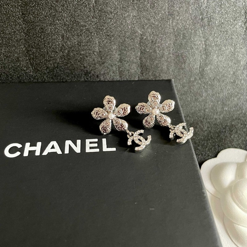 18K Chanel Diamond Flower Gold Earrings