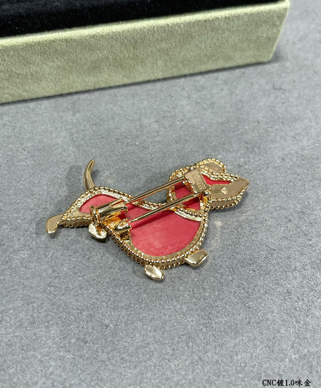 18K Van Cleef & Arpels Lucky Animals Dachshund Clip Brooch