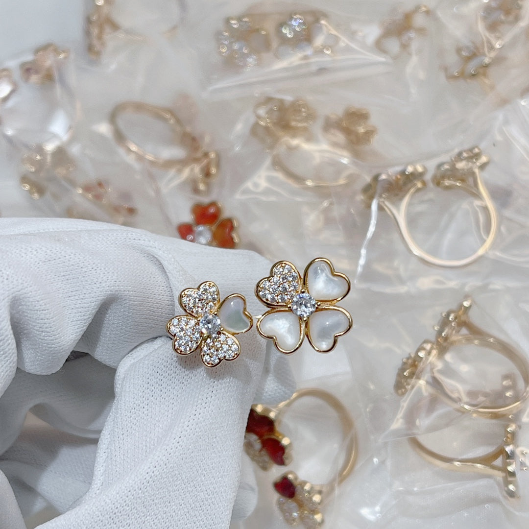 18K Van Cleef & Arpels Cosmos Between the Finger Diamond Ring