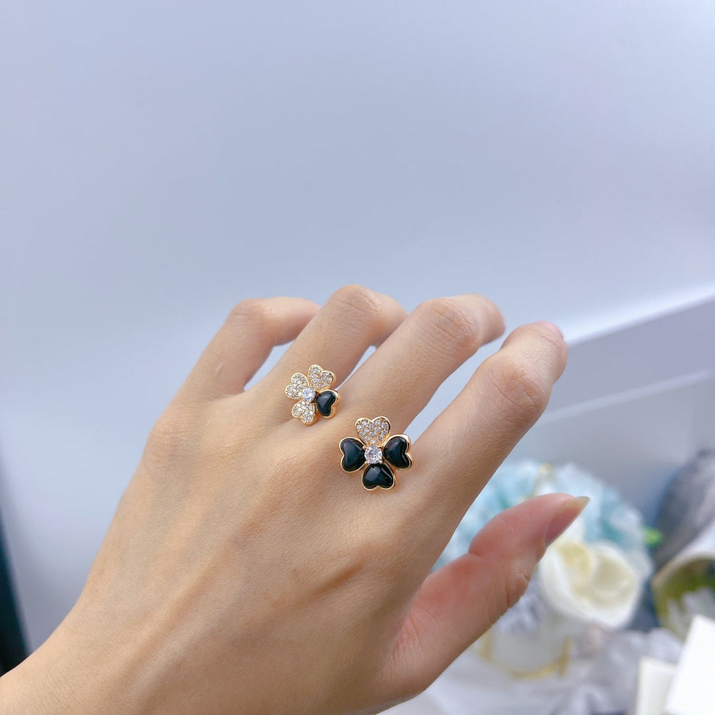 18K Van Cleef & Arpels Cosmos Between the Finger Diamond Ring