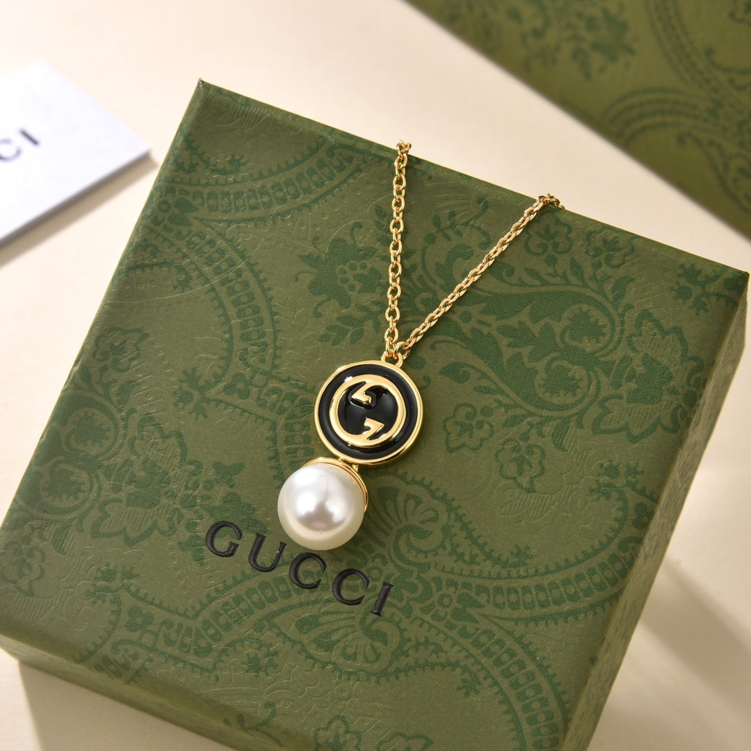 18K Gucci Blondie Pendant Necklace