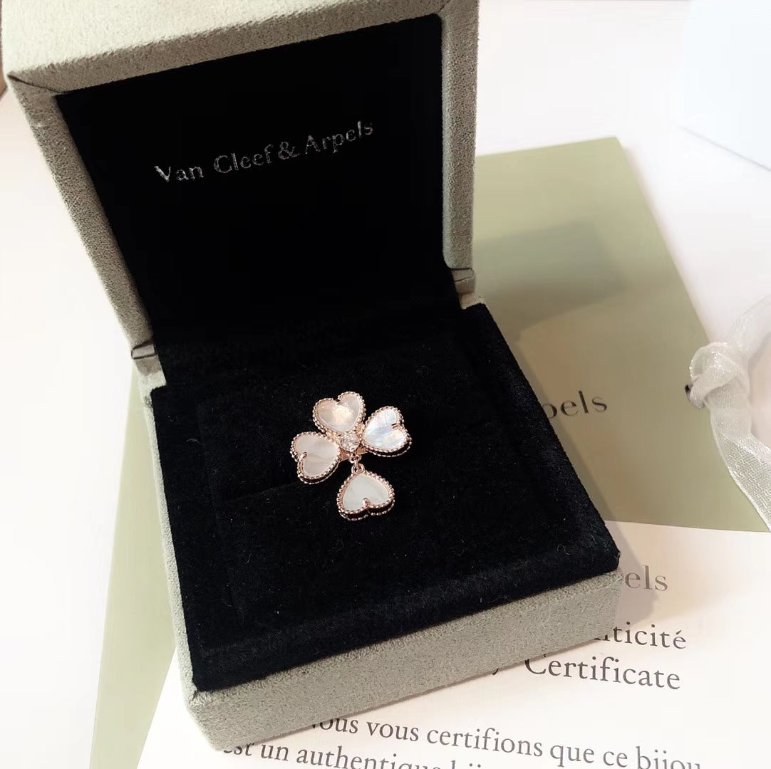 18K Van Cleef & Arpels Sweet Alhambra Effeuillage Pearls Ring