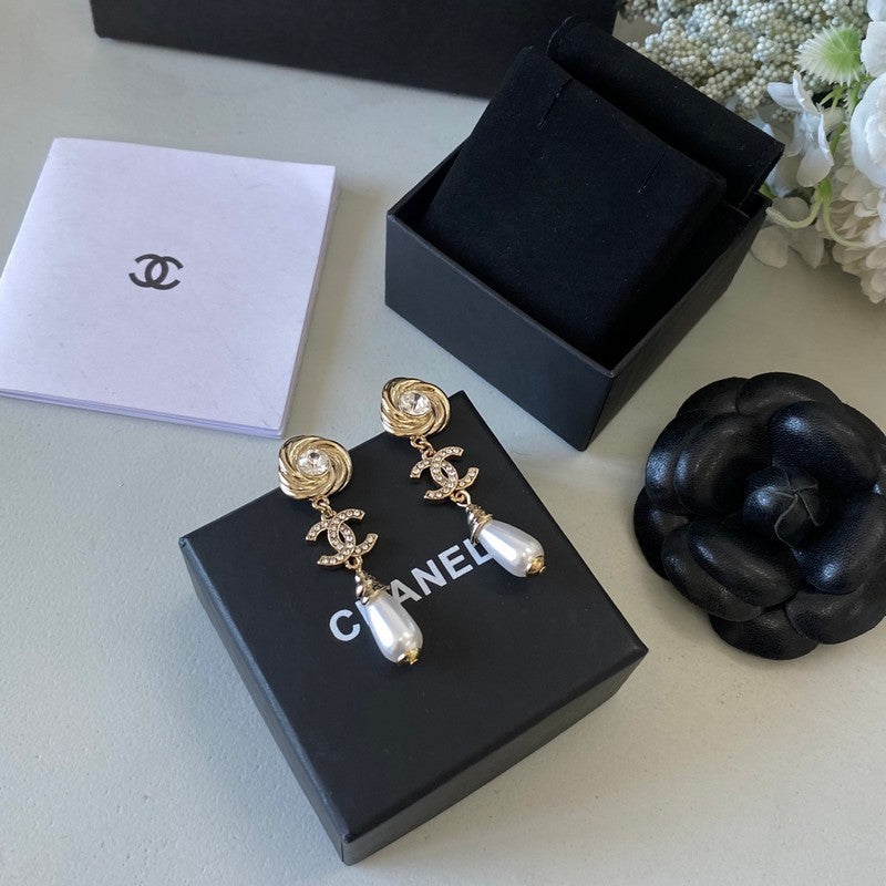 18K Chanel Camellia Diamond Earrings
