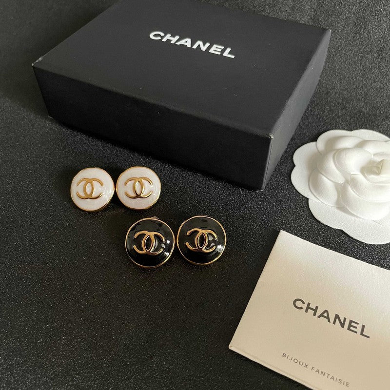 18K Chanel Black & White Round Gold Earrings