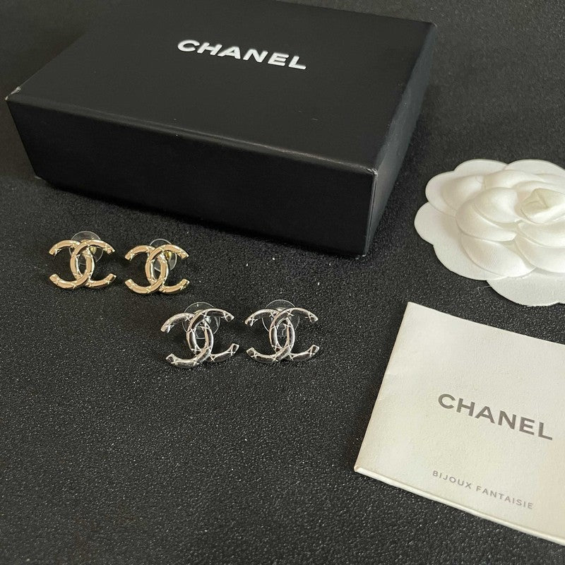 18K Chanel Vintage Gold Earrings