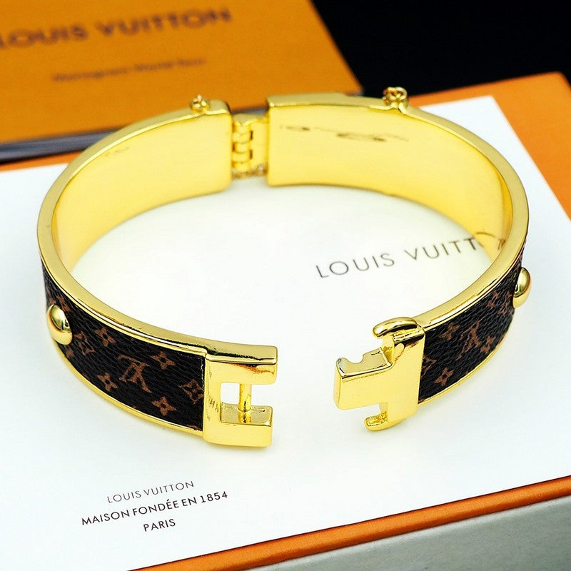 18K Louis Vuitton Signature Bracelet